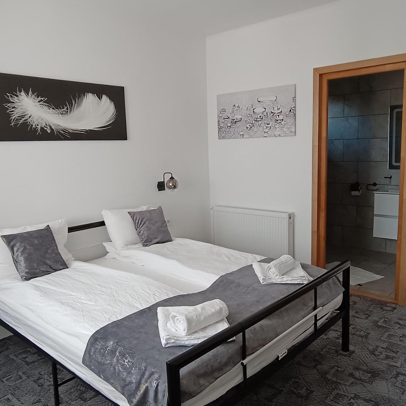 Check-In Kaya Hotel Nagyszeben Kültér fotó